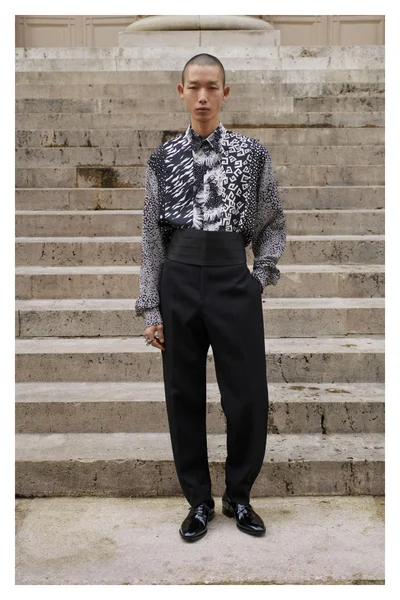Look 32